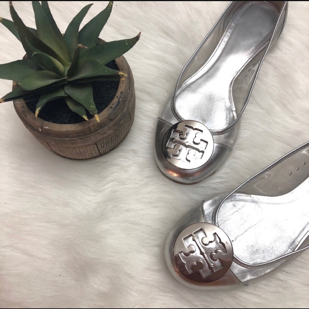 TORY BURCH reva audrey flats silver clear